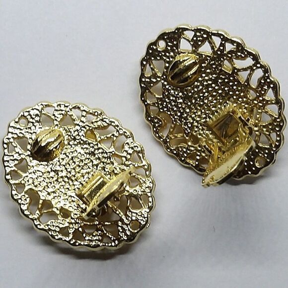 Vintage Signed Sarah Coventry Gold Filagree & Faux Onyx Clip-On Earrings - Picture 6 of 6